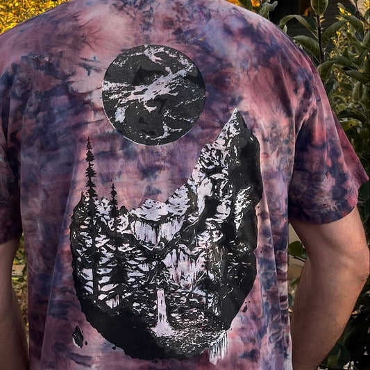 MOUNTAIN AND MOON T